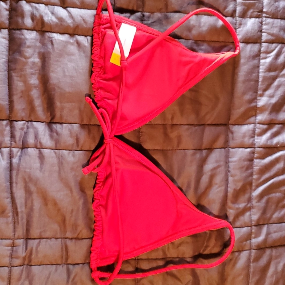 Red Bikini - Picture 7 of 7